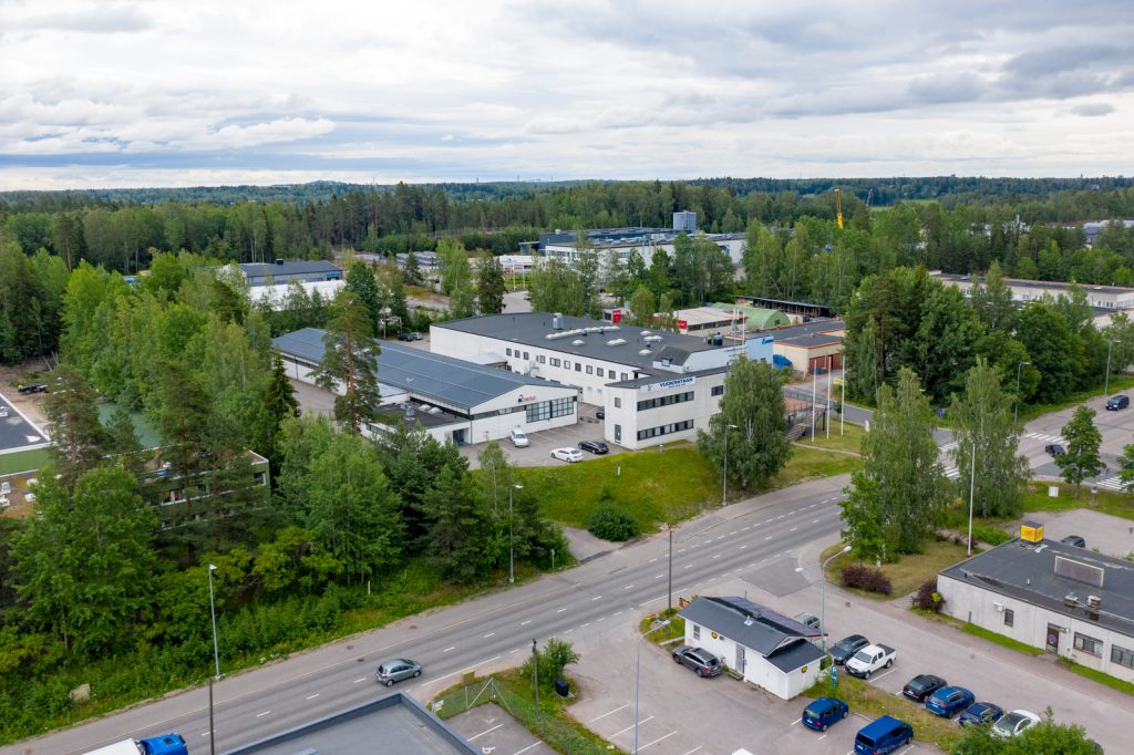 ESPOO Juvanmalmi 1260 M2 Sis n Ajettavaa Varastotilaa 140 M2 